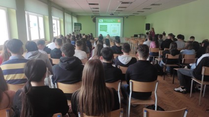 Zdjęcie artykułu Spotkania z młodzieżą w Zespole Szkół  Nr 1 im. Józefa Piłsudskiego w Limanowej